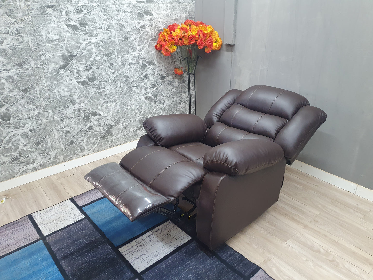 Full Euro Leather single Recliner Chair Sofa